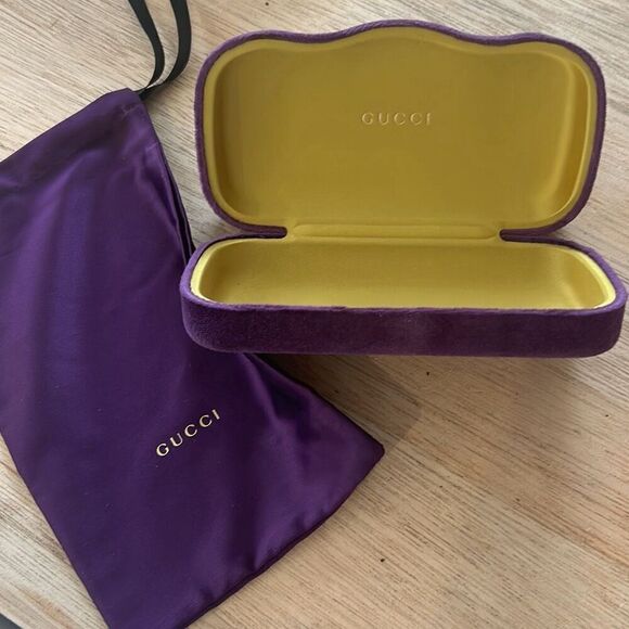 Gucci purple velvet sunglass case with pouch - Picture 1 of 6